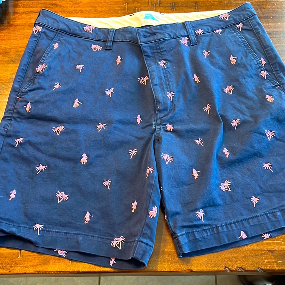 Tommy Bahama shorts